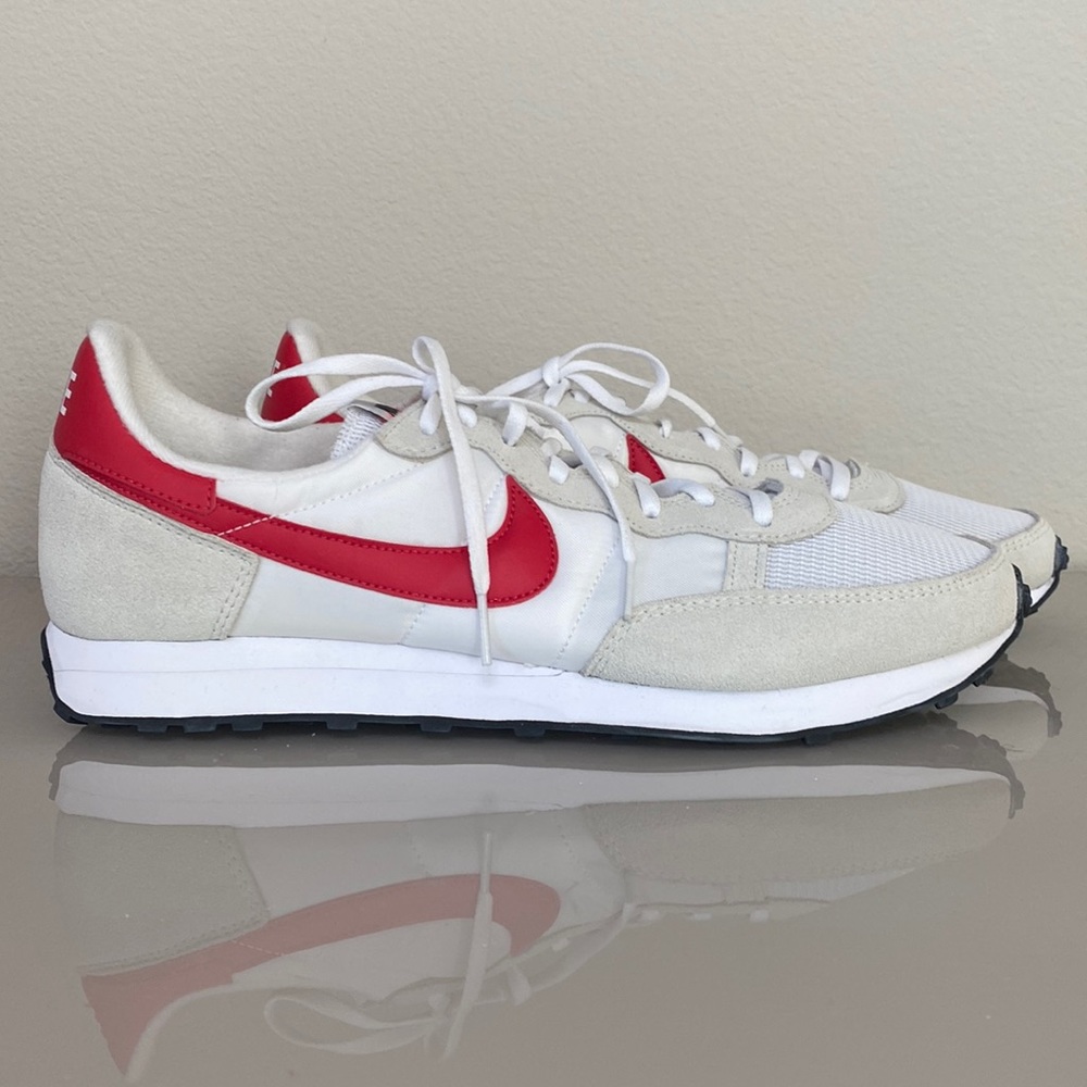 NEW Men’s athletic nike shoes.